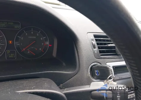 2011 Volvo C30 T5/T5 R-Design из США, поврежденный, VIN YV1672MK4B2209384